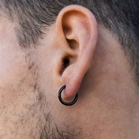 Update more than 88 black hoop earrings for guys latest - esthdonghoadian