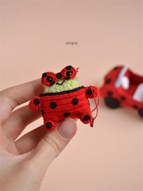 Who is hiding behind Ladybug's mask?🐞🪀🐸🤫 : r/crafts