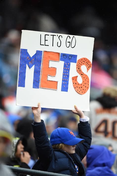 Young Fan Salutes David Wright - Mets History