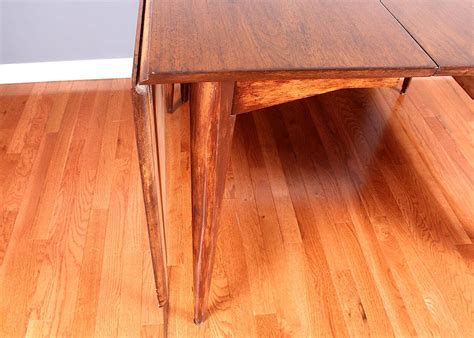 Mid-Century Modern Style Walnut Gateleg Table | EBTH