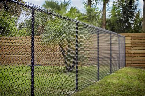 Hot Dipped Galvanized Chain Link Wire Mesh Fence Farm Fence - China Chain Link Fence and Galvanized