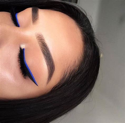 Blue Eyeliners | Ideias de maquiagem, Maquiagem olhos, Inspiração maquiagem