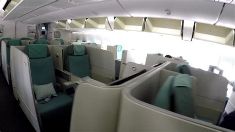 Korean Air Boeing747-8i Trip Report Prestige Suites Business Class KE703 ICN to NRT - YouTube