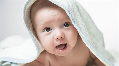 Hey Mom, Wake Up I'm Hungry! - Why Babies Love Breastfeeding | Medela Thailand Website