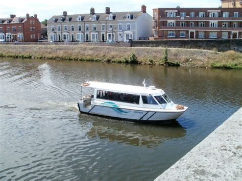 Aquabus approaches Cardiff Bridge © Jaggery cc-by-sa/2.0 :: Geograph Britain and Ireland