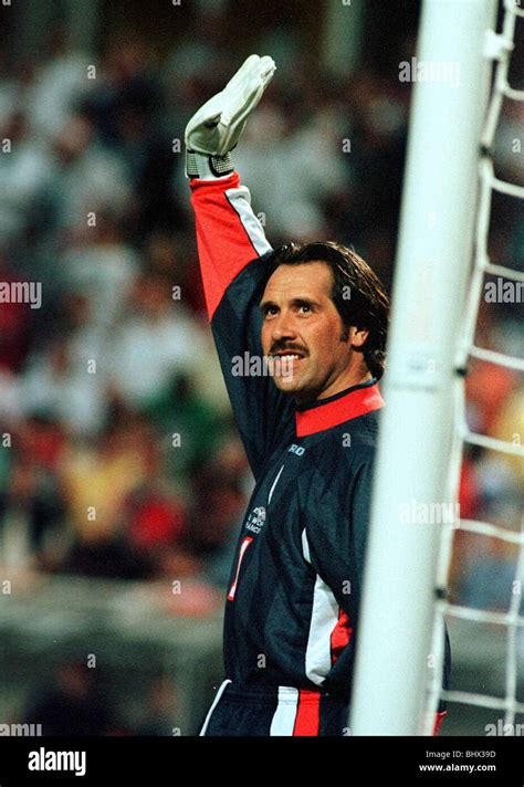 David Seaman High Resolution Stock Photography and Images - Alamy