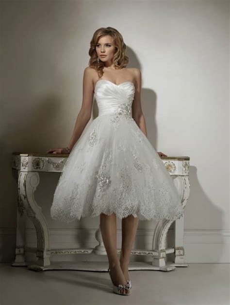 Best Destination Wedding Dresses - Destination Wedding Details