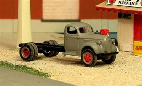 HO 1/87 Sylvan Scale Models # V-249 - 1939 Ford Cab & Chassis KIT - Truck Stop Hobbies 1-87