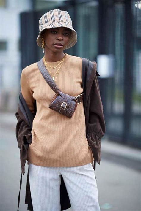 Los Bucket Hats Pueden Ser Muy Cool Y Estos Outfits Lo Prueban – Cut ...