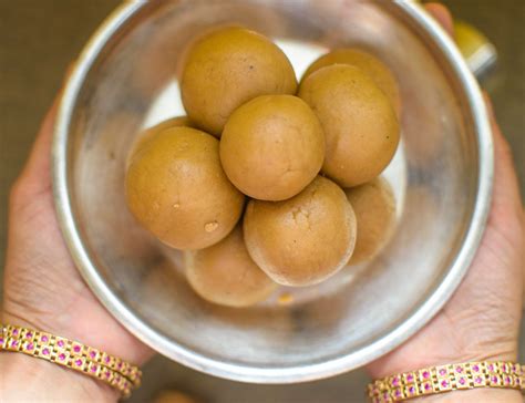 Wheat Ladoo With Jaggery Recipe