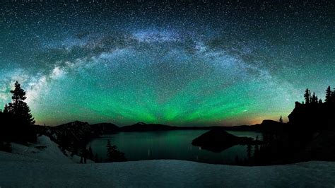 Aurora Borealis and the Milky Way above the mountain lake Wallpaper ...