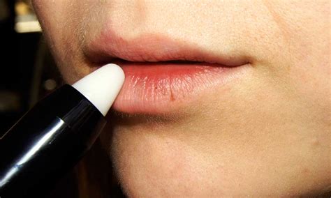 6 Best Lip Primers That You Must Be Using To Prevent Dryness Of Lips!