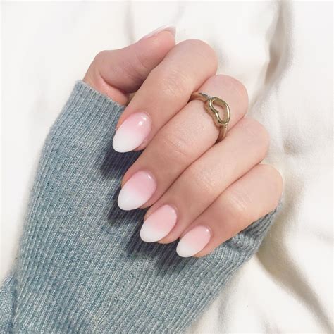 Get a Chic Upgrade with Short Acrylic Ombre Nails - Click Now for Inspiration!