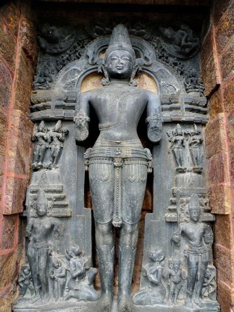 Temple de Surya à Konarak, 1238-1258 : détail d'une représentation du dieu Surya sur son char ...