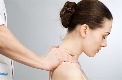 10 Tips on How to Massage Shoulder Pain - Anne Thimble