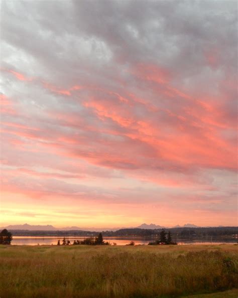 Sky Painting Demo – New Iceland Heritage Museum