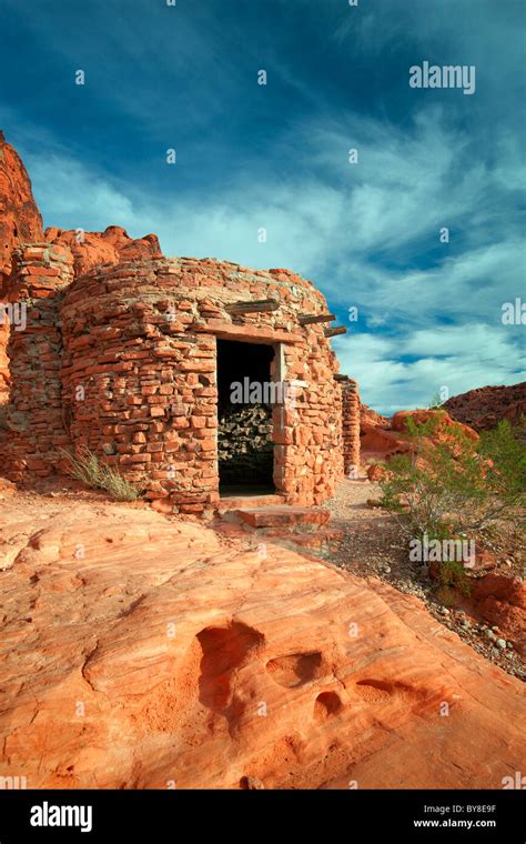 Stone cabins at valley of fire state park hi-res stock photography and images - Alamy