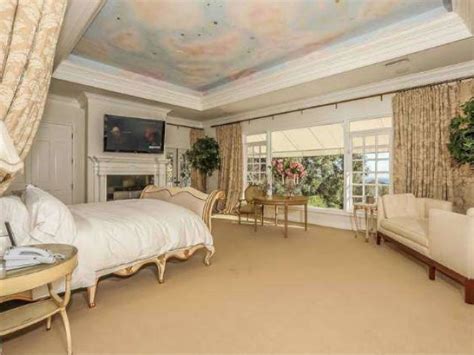 Mariah Carey Sells Her Estate at a Deep Discount - Lisa Johnson Mandell | Celebrity bedrooms ...