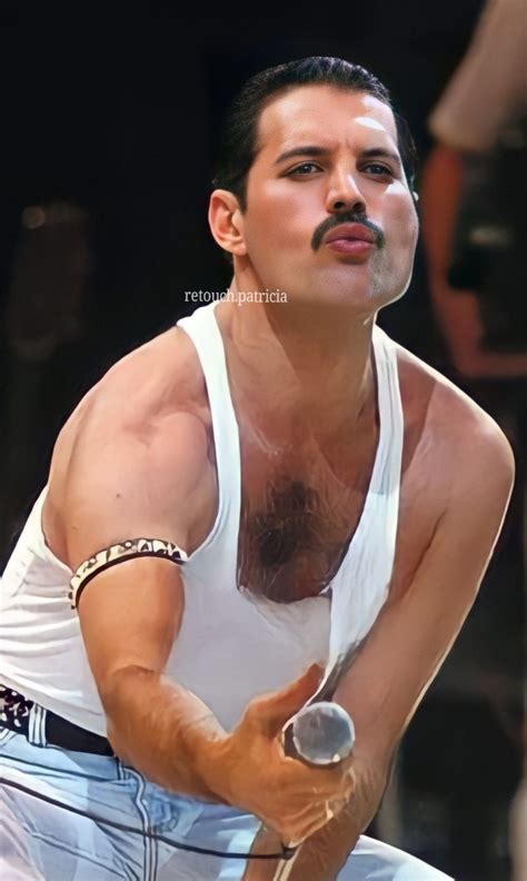 Freddie Mercury live Aid 1985 ( ˘ ³˘) ♥️ | Fredy mercury, Cantantes, Actrices