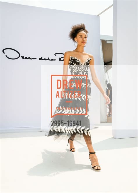 Runway at Saks Fifth Avenue and Oscar de La Renta Fashion Show to ...