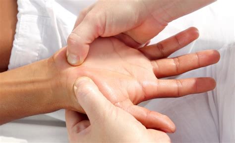 What is Therapeutic Touch Therapy? (with pictures)