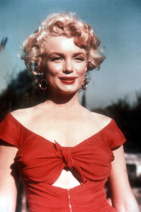 The secrets behind Marilyn Monroe's hot pink dress in “Niagara” | Vogue ...