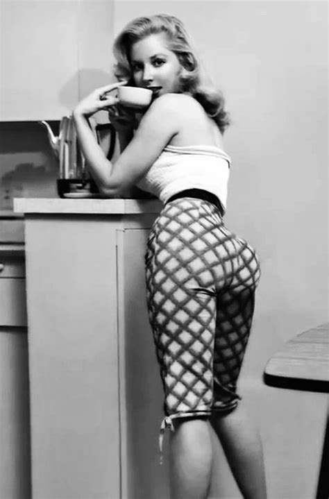 Betty Brosmer, the highest paid pin up girl of the 1950's. : pics