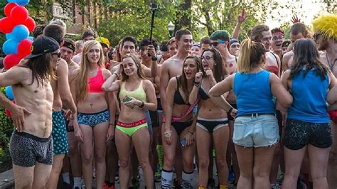 Students strip down for charity Undie Run | KATU