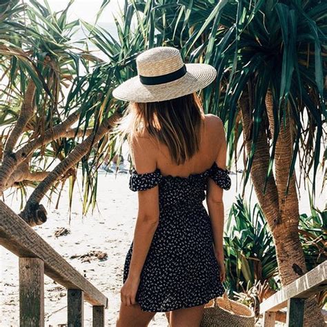 101 Best Vacation Style | Vacation style tropical, Tropical outfit ...