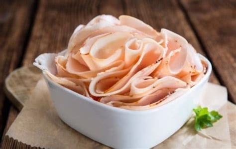 What To Serve With Smoked Turkey Breast? 8 BEST Side Dishes | EatDelights