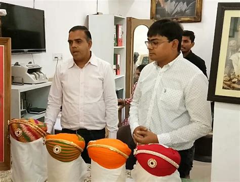 Meet Kothari brothers, who designed turban for Narendra Modi ...