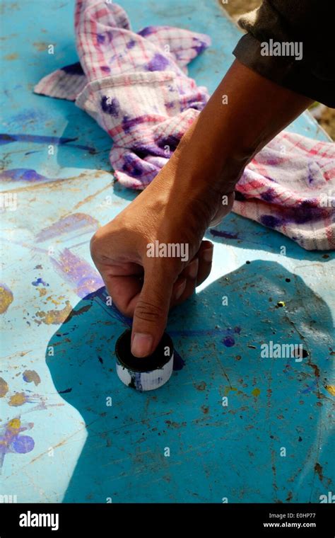 Ink finger voting hi-res stock photography and images - Alamy