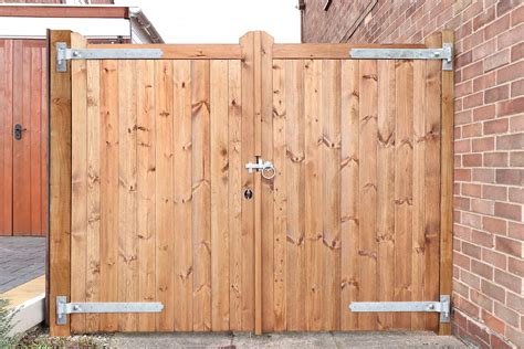 Learn How to Easily Construct a Durable Double Gate