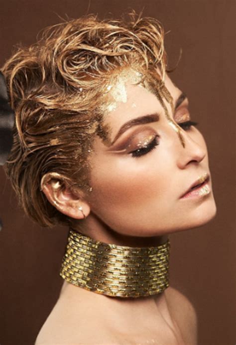 25 Glamorous Gold Makeup Looks For 2024 To Shine Like A Star