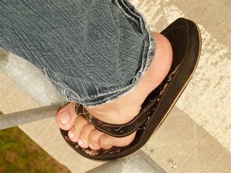 chancla | Flip flops, Feet, Mens flip flop