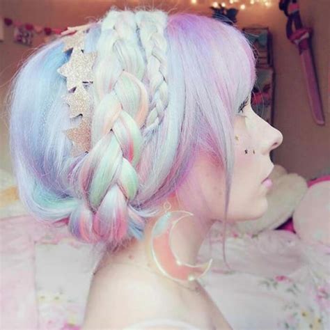 36 Beautiful Holographic Hair Trend Pictures That Are So Stunning You Can't Look Too Long At Them