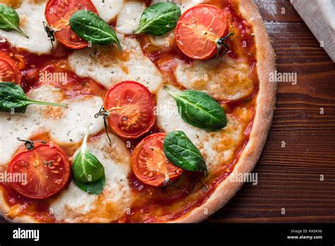 Traditional margarita pizza Stock Photo - Alamy