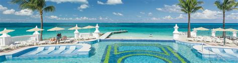 RIU Hotels & Resorts | AppleVacations