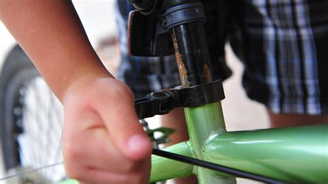 How to Adjust Your Bike Seat: 13 Steps (with Pictures) | Bike seat, Bike, Seating