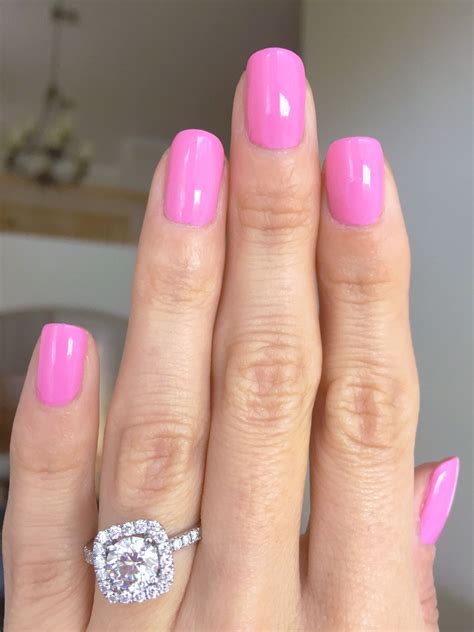 Essie Gel Couture - Haute to Trot manicure - bubblegum pink nails ...