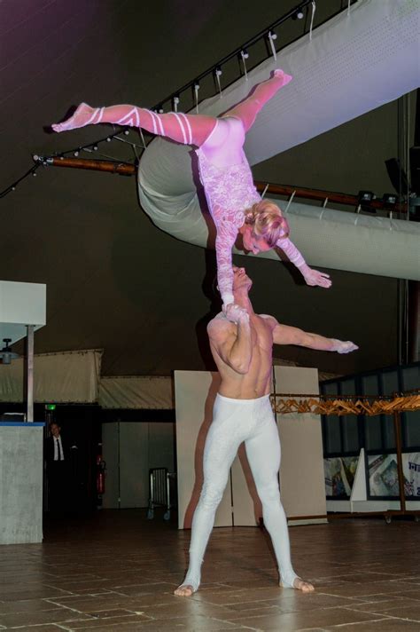 Acrobatic & hand-to-hand lifts | Party entertainments French Riviera