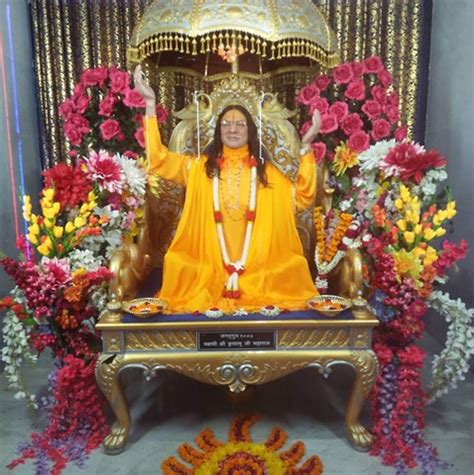 Radhey radhey Govind Bolore Jagadguru Shri Kripalu Ji Maharaj Bhajans ...