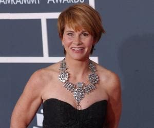 Shawn Colvin Biography, Birthday. Awards & Facts About Shawn Colvin