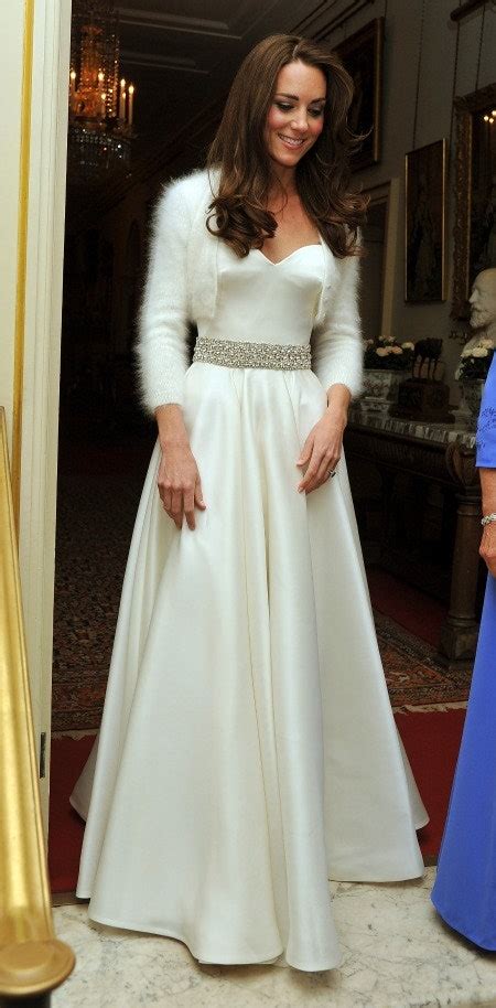 Royal Wedding: Kate Middleton's SECOND Wedding Dress! Wanna See It ...