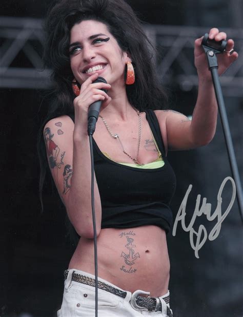 Amy Winehouse - Which is real if any? - Autograph Live