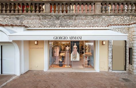 Kngemmae nudes reminds me, in body type and aggressiveness,