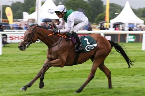 Jadelavoie porn onlyfans offered her a beverage and we