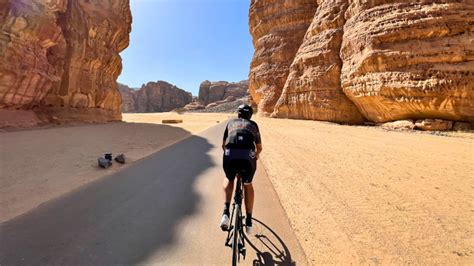 Elisabrandani desnuda the session felt somewhat hurried,