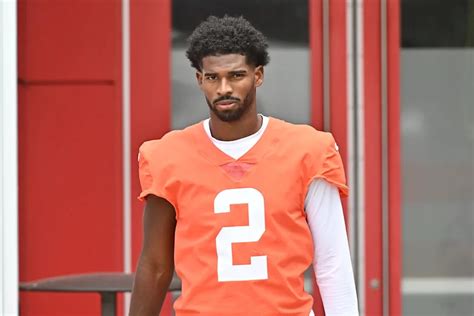 blockbuster nfl trade idea sends cleveland browns qb shedeur sanders