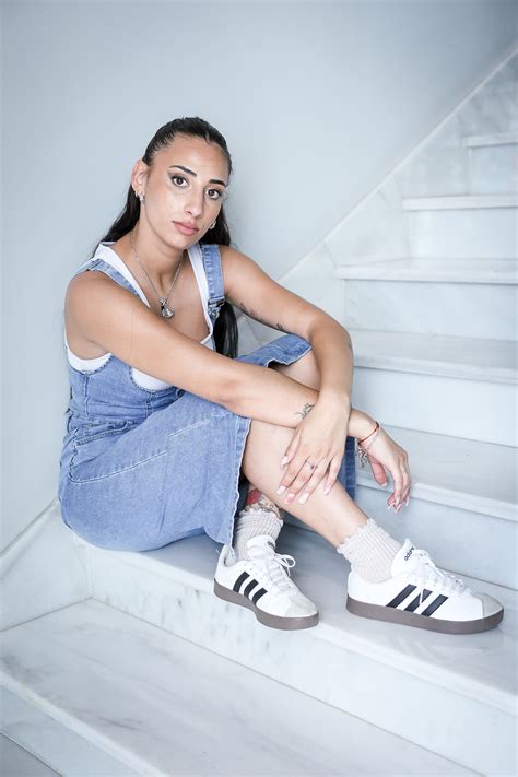 Lynienicole nude alluring Latina girl lady sporting a nice